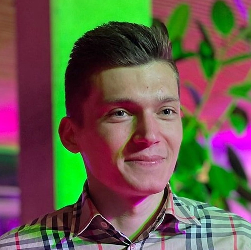 Dāvis Ābols, founder of Bookable.live